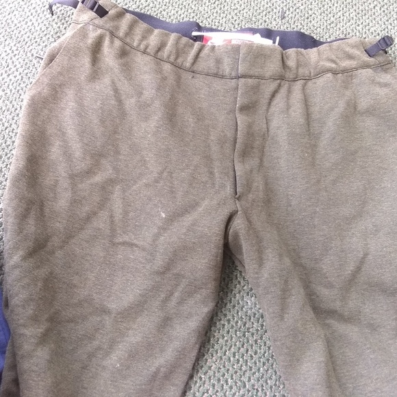 Clothes - Picture 3 of 4